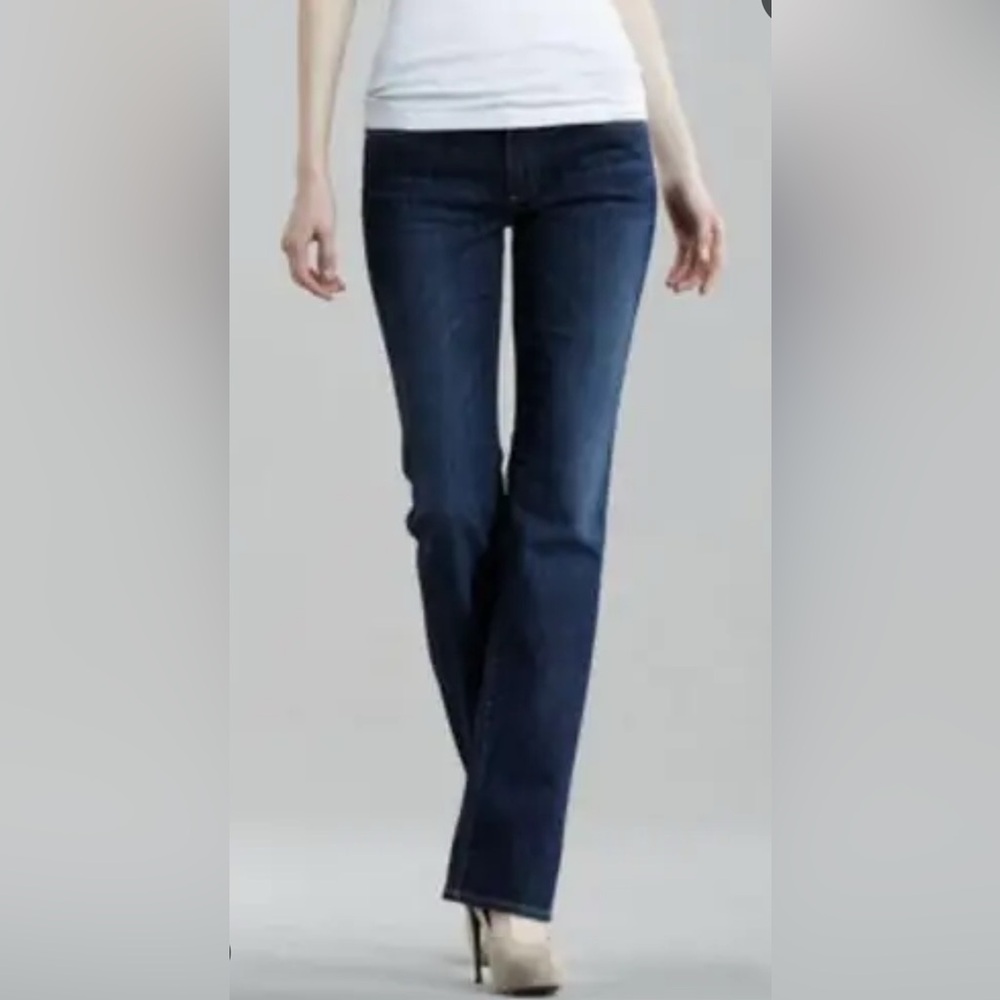 AG The Jessie curvy bootcut jeans. Size 29R